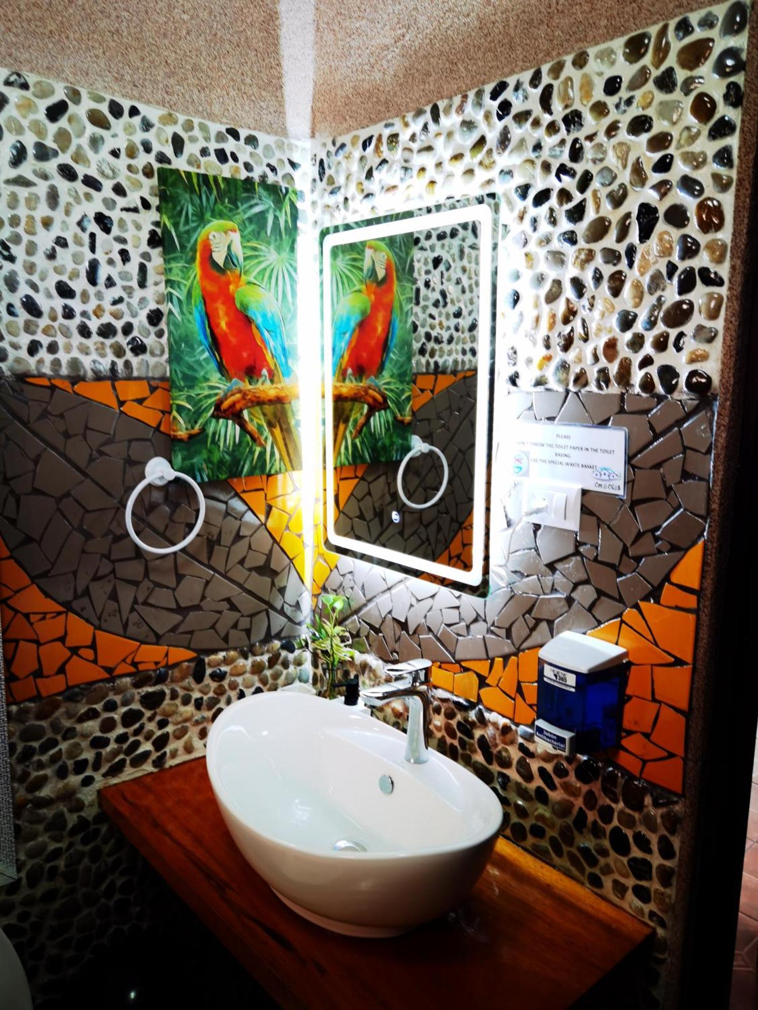 Sunrise House Bed & Breakfast Quepos Bagian luar foto