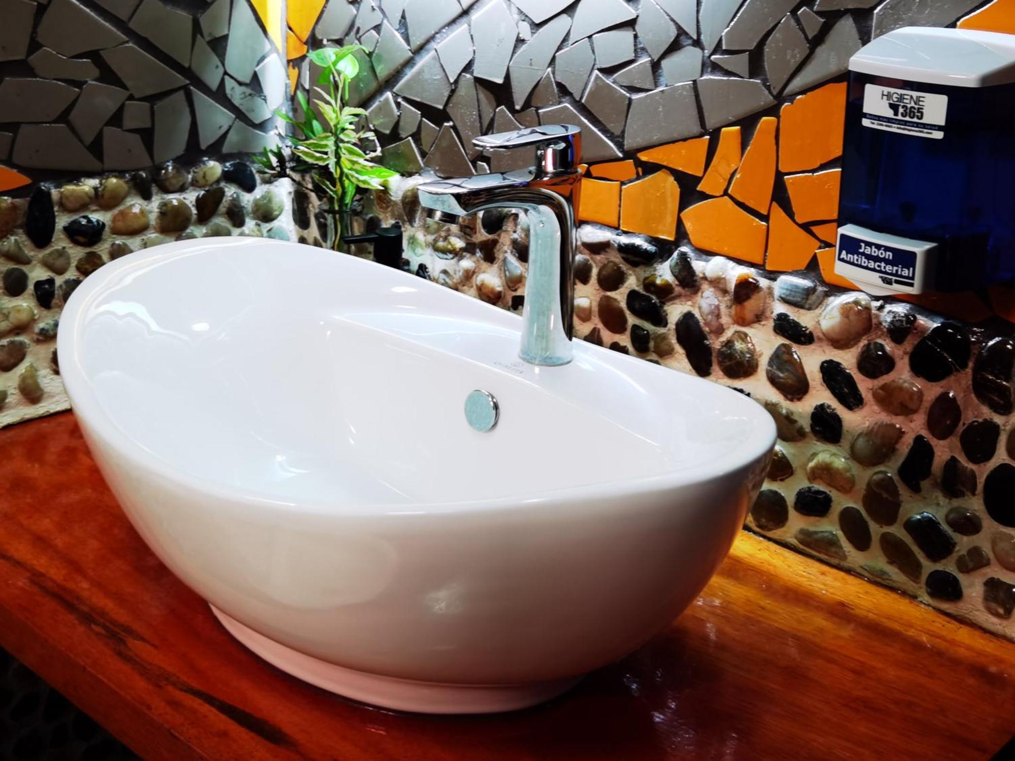 Sunrise House Bed & Breakfast Quepos Bagian luar foto