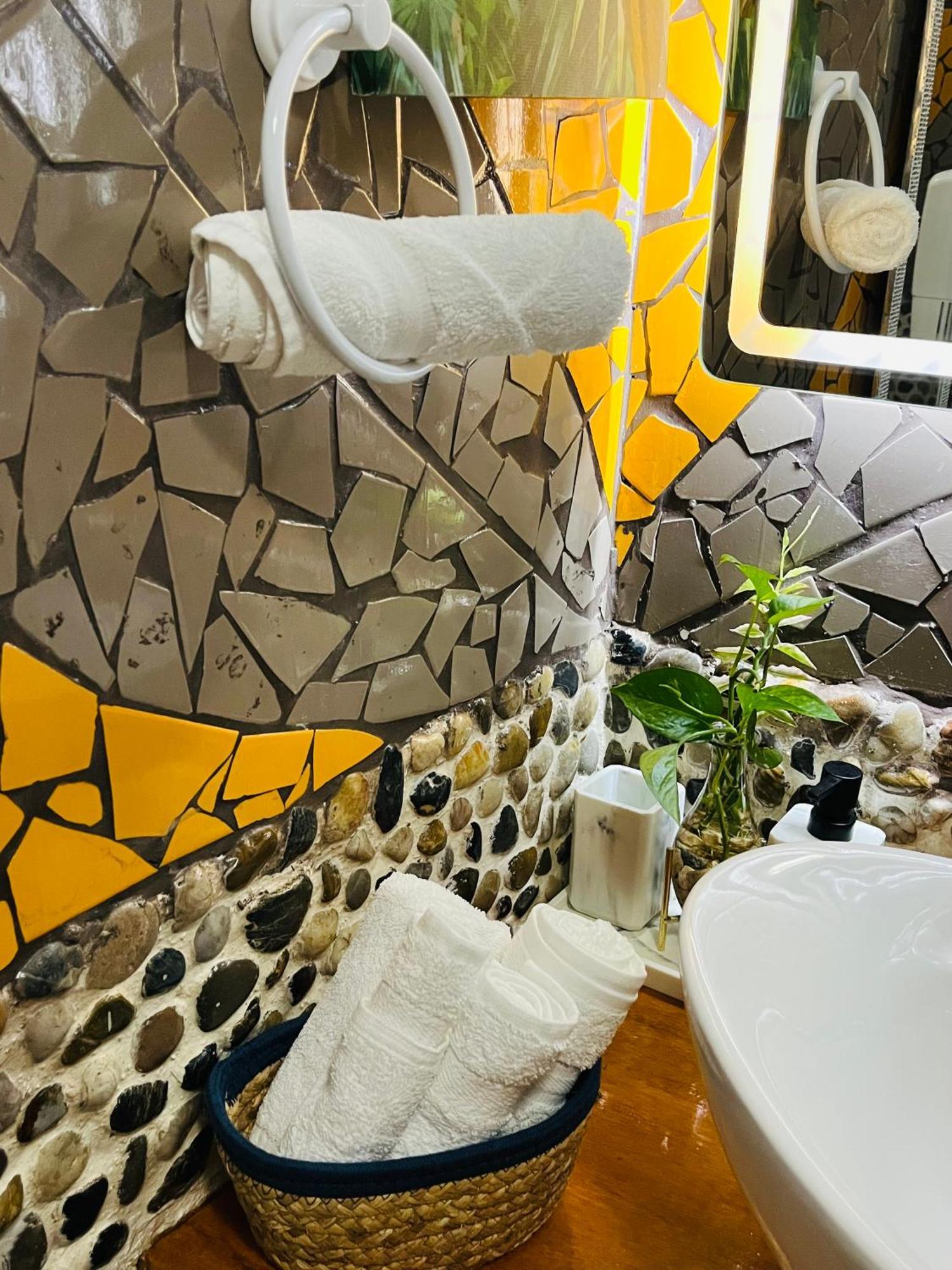 Sunrise House Bed & Breakfast Quepos Bagian luar foto