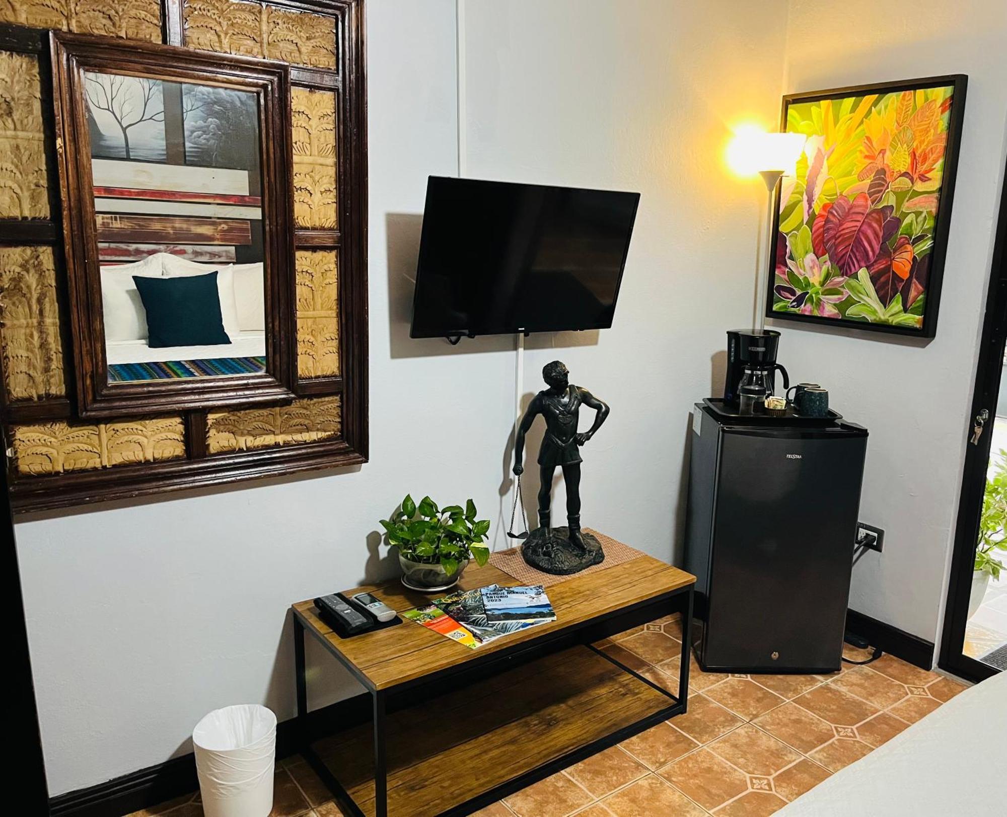Sunrise House Bed & Breakfast Quepos Bagian luar foto